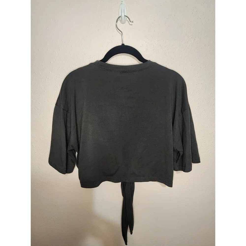 ⭐Vintage Time Tries Truth Gray Crop Top Size Medium⭐ - Picture 4 of 4